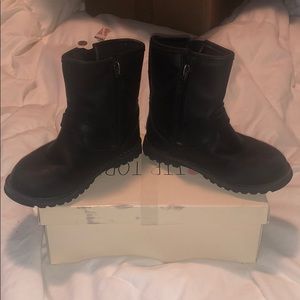 UGG leather kids boots zip side